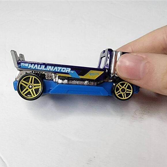 THE HAULINATOR / Hot Wheels 2014 Scale Diecast Model Truck #B42 - Picture 3 of 9